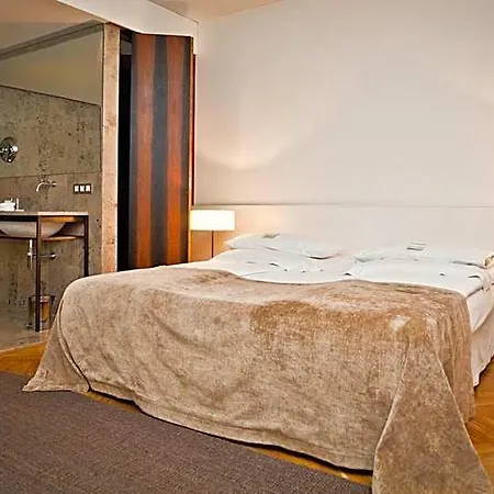 Cortiina 4* München